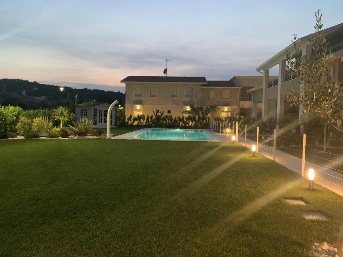 Villa Meri มาแนร์บา เดล การ์ดา ภายนอก รูปภาพ